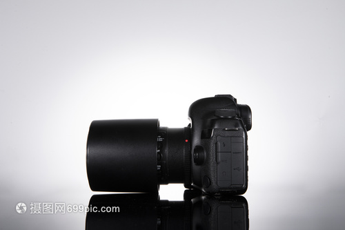 相機(jī)與微距鏡頭視角下的新能源技術(shù)開發(fā)