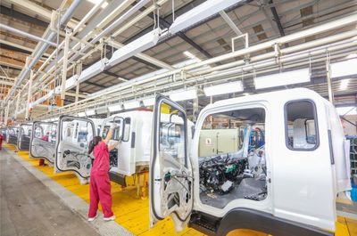 四川江淮建廠5周年首臺(tái)新能源輕卡下線，向著西南輕卡第一品牌邁進(jìn)